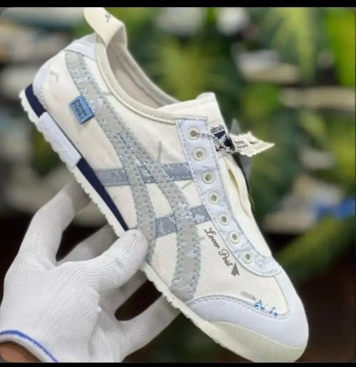 Tiger White and blue