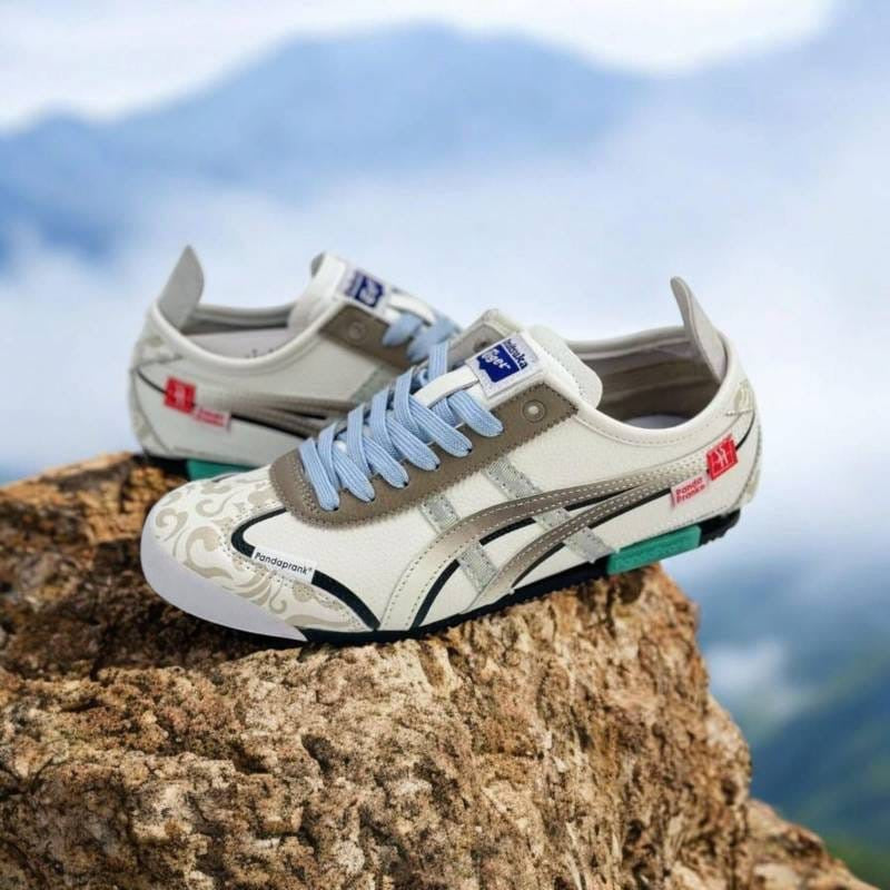 Tiger slip on cream light blue