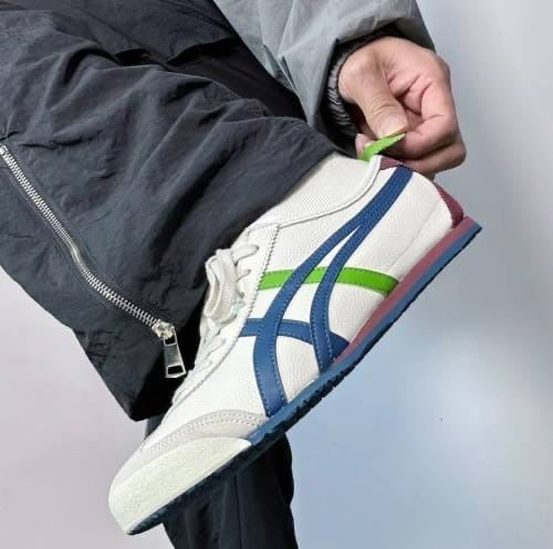 Tiger slip on white blue green