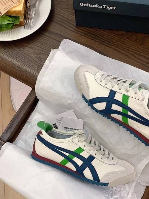 Tiger slip on white blue green