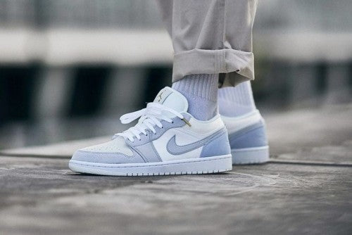 Imported Retro 1 Low Paris shoes for men.