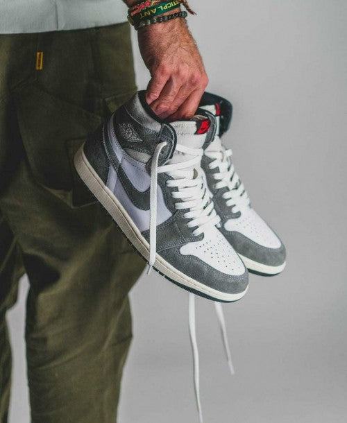 Imported Retro 1 High Washed shoes for unisex.