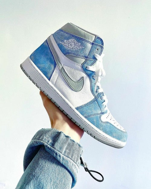 Imported Retro 1 Hyper Royal Prmium shoes for unisex.