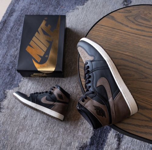 Imported Retro 1 Palomino shoe for men.