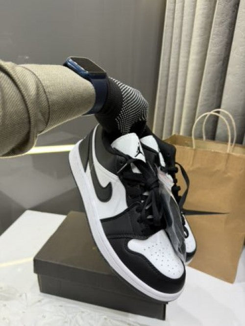 imported retro low panda shoes for men