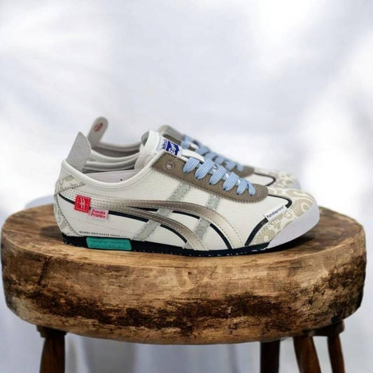 Tiger slip on cream light blue