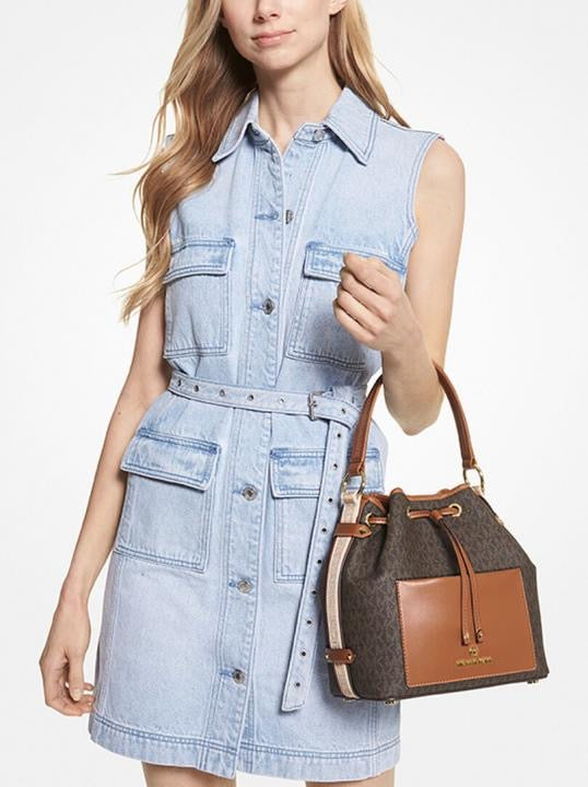 Michael kores hand bag