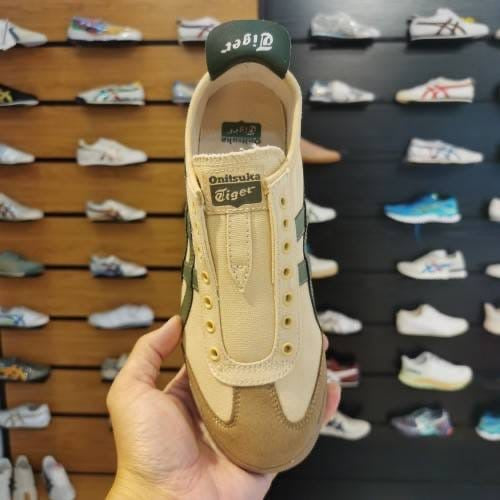 Tiger slip on cream green