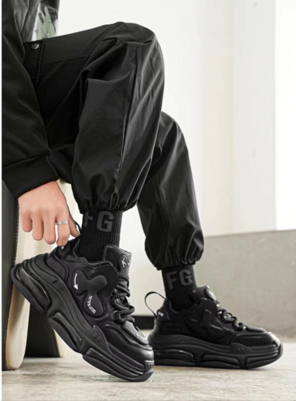 Imported luxurious black sneakers